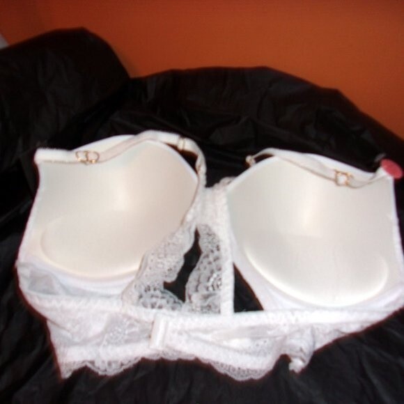 Youmita White Demi Soft Cup Lace  34C Bra NWT - Picture 3 of 9
